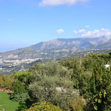 Feriehus View Sorrento